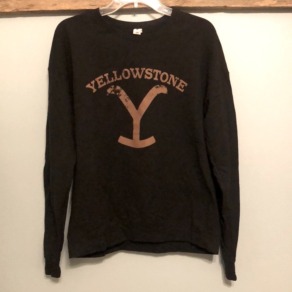 Yellowstone Women’s Black Sweatshirt Size Medium